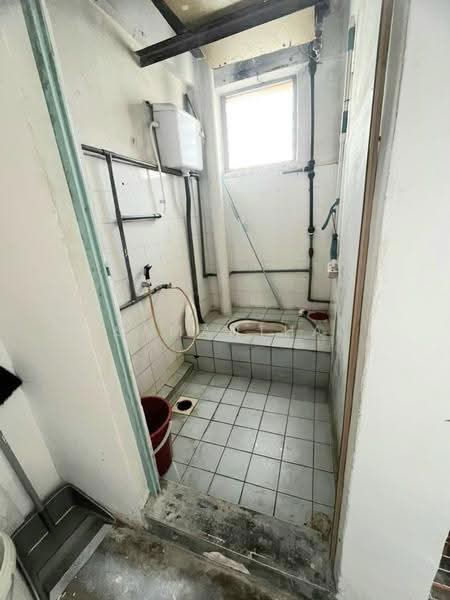 Flat for Sale at Taman Bukit Mewah - Samantha Tang - Bathroom - PropertyGuru.com.my