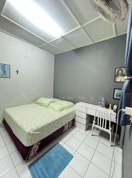 1.5-storey Terraced House for Sale in Taman Molek (Johor Bahru) - Glenn Woo - Bedroom - PropertyGuru.com.my