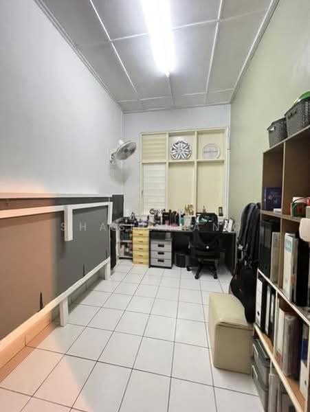 1.5-storey Terraced House for Sale in Taman Molek (Johor Bahru) - Glenn Woo - PropertyGuru.com.my