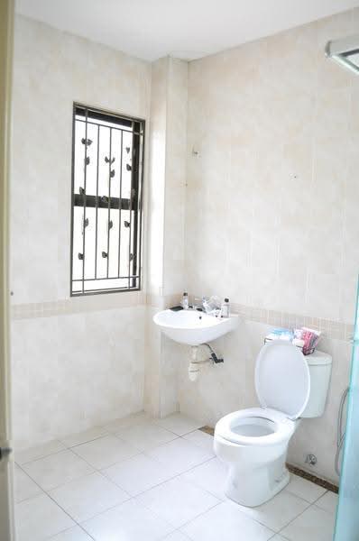 Rumah Teres 2-Tingkat untuk Dijual di Kota Kemuning (Shah Alam) - ET Cheah - Bathroom - PropertyGuru.com.my