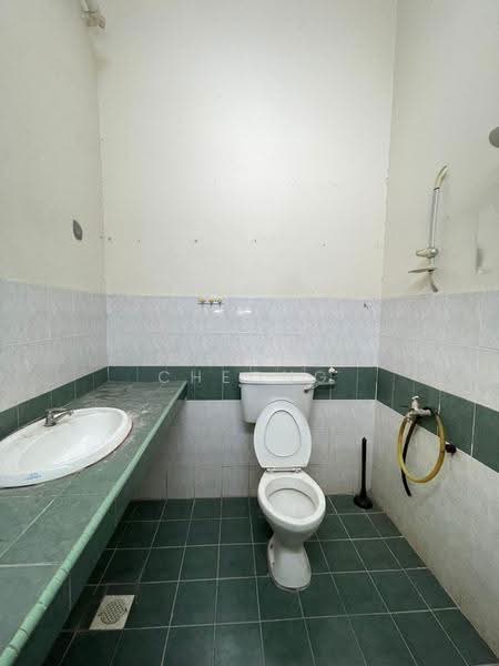 Rumah Teres untuk Dijual di Taman Wangsa Permai (Kepong) - Yanis Cheong - Bathroom - PropertyGuru.com.my