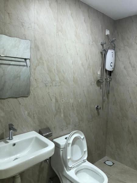 Kondominium untuk Dijual di The Hamilton - Rony Yeo - Bathroom - PropertyGuru.com.my