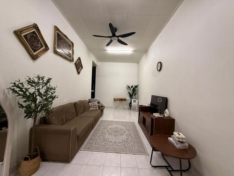 Rumah Teres 1-Tingkat untuk Dijual di Bandar Putra Kulai (Kulai) - Austing Ng - Living Room - PropertyGuru.com.my