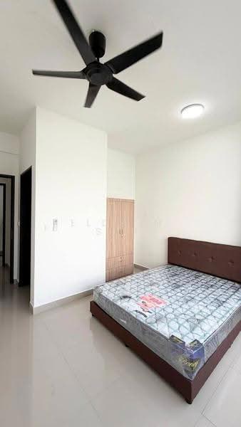 Kediaman Servis untuk Disewa di Vista Tiara (MBW Bay) - Eldwin Soh - Bedroom - PropertyGuru.com.my