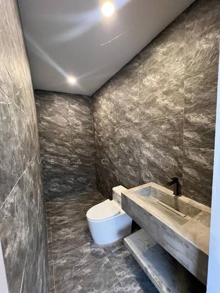 1.5-storey Terraced House for Sale in Taman Molek (Johor Bahru) - Vera Cheong - Bathroom - PropertyGuru.com.my