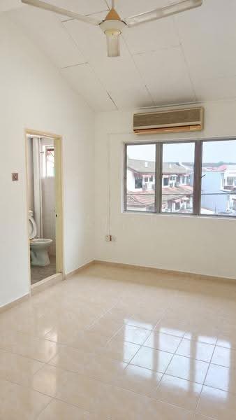 2.5-storey Terraced House for Sale in Taman Sri Sinar (Segambut) - Alison Chiu - Bathroom - PropertyGuru.com.my