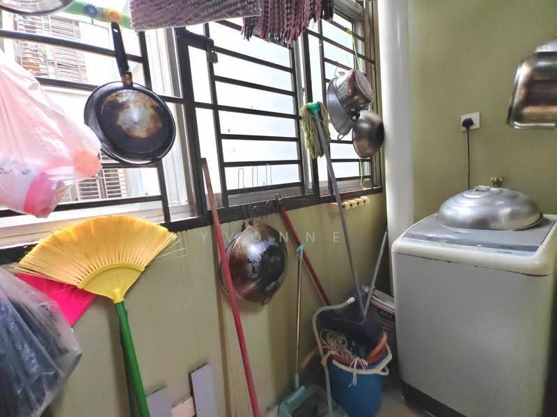 Kediaman Servis untuk Dijual di Nusa Perdana Apartment - Yvonne Lim - Balcony - PropertyGuru.com.my