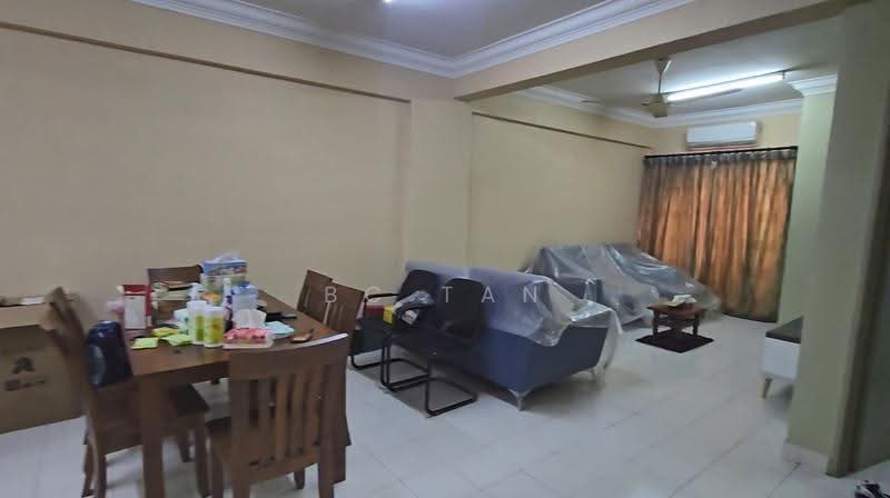 Kediaman Servis untuk Disewa di Fortune Avenue - BC TAN - Living Room - PropertyGuru.com.my
