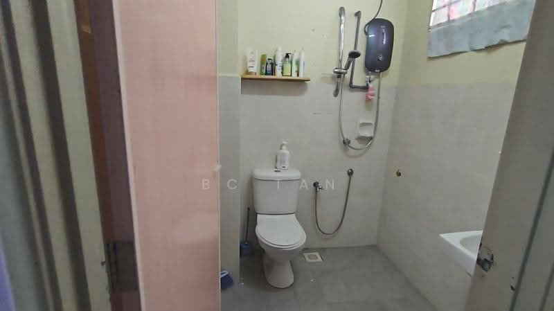 Kediaman Servis untuk Disewa di Fortune Avenue - BC TAN - Bathroom - PropertyGuru.com.my