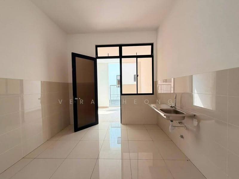 2-storey Terraced House for Rent in Johor Bahru (Johor) - Vera Cheong - Kitchen - PropertyGuru.com.my