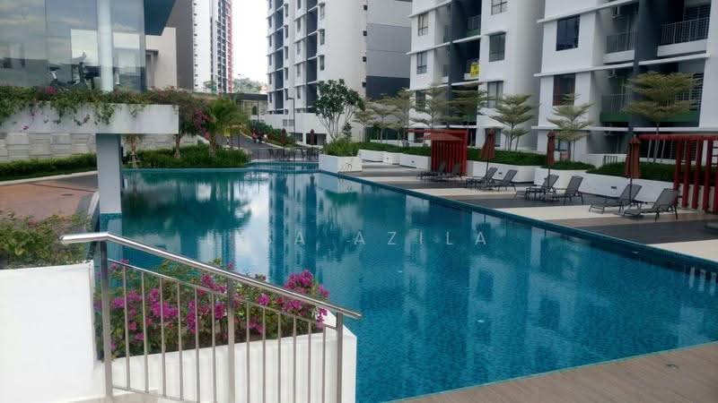 Kondominium untuk Dijual di Ivory Residence - Lisa Azila - Pool - PropertyGuru.com.my