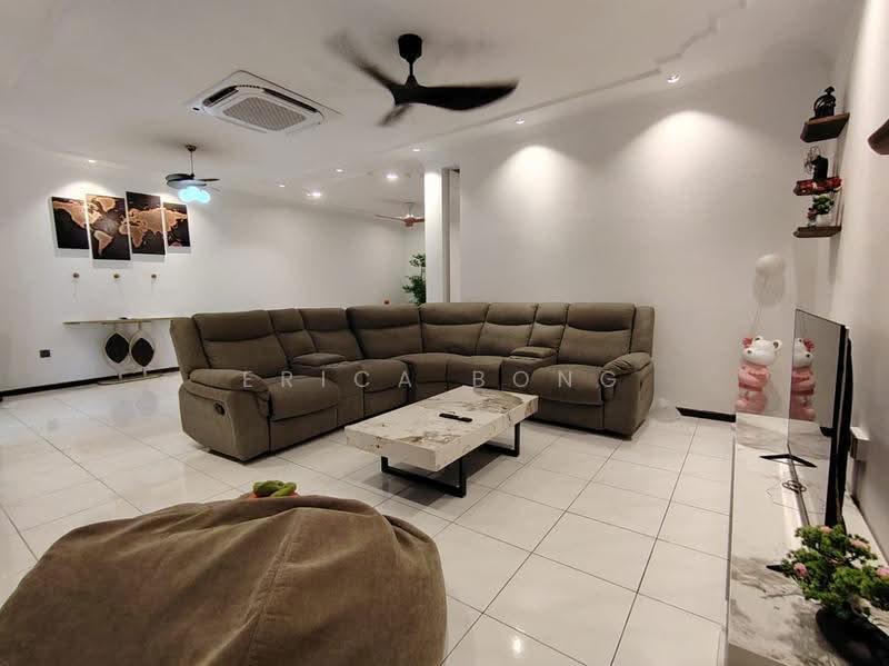 2-storey Terraced House for Rent in Kuching (Sarawak) - Erica Bong - Living Room - PropertyGuru.com.my