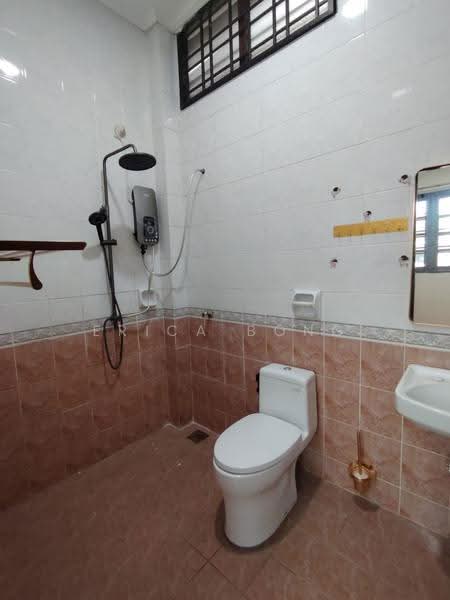 2-storey Terraced House for Rent in Kuching (Sarawak) - Erica Bong - Bathroom - PropertyGuru.com.my