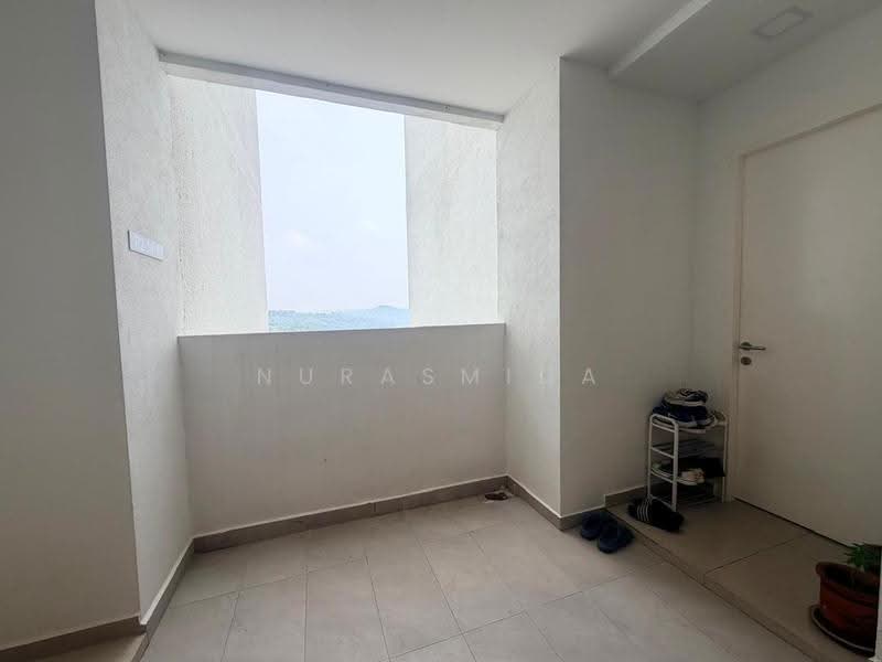 Kediaman Servis untuk Dijual di Mesahill - Nurasmida Abdul Sattar - Balcony - PropertyGuru.com.my