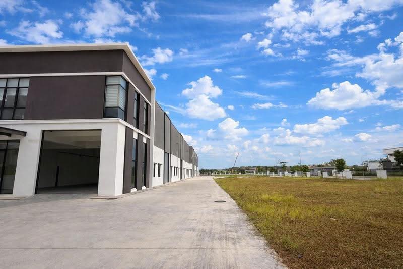 Semi-D Factory for Rent in Eco Business Park 2 Senai (Senai) - Phang Elainne - Exterior - PropertyGuru.com.my