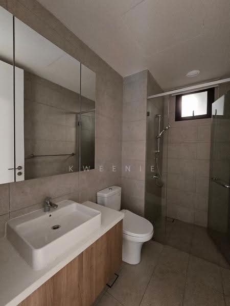 Kediaman Servis untuk Dijual di Kami - Kweenie Chong - Bathroom - PropertyGuru.com.my