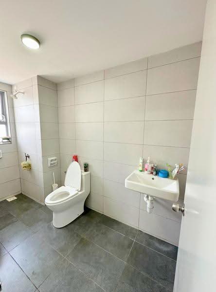 Kediaman Servis untuk Dijual di Residensi Sutera 7 - WAYNE SHENG - Bathroom - PropertyGuru.com.my
