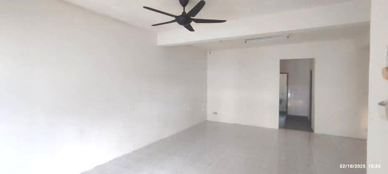 2-storey Terraced House for Sale in Taman Puncak Jalil (Seri Kembangan) - Brandon Yee - Living Room - PropertyGuru.com.my