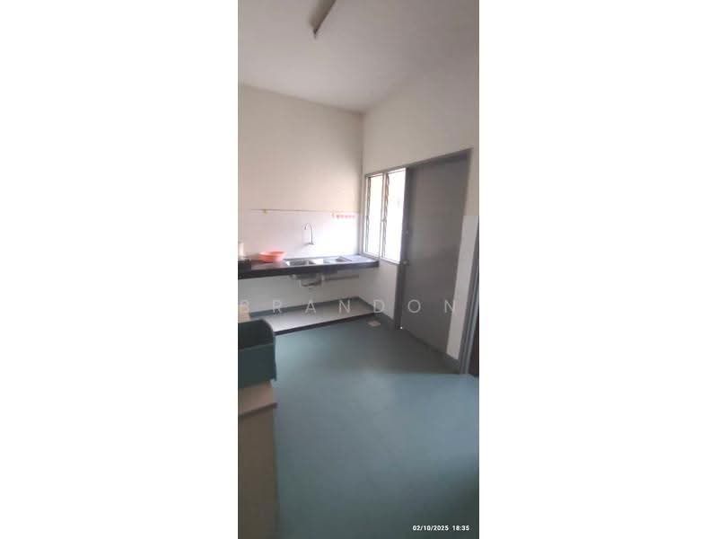 2-storey Terraced House for Sale in Taman Puncak Jalil (Seri Kembangan) - Brandon Yee - Kitchen - PropertyGuru.com.my