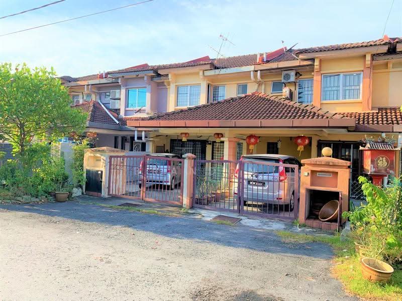 2-storey Terraced House for Sale in Taman Puncak Jalil (Seri Kembangan) - Brandon Yee - Exterior - PropertyGuru.com.my