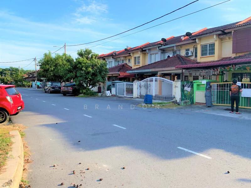 2-storey Terraced House for Sale in Taman Puncak Jalil (Seri Kembangan) - Brandon Yee - Exterior - PropertyGuru.com.my