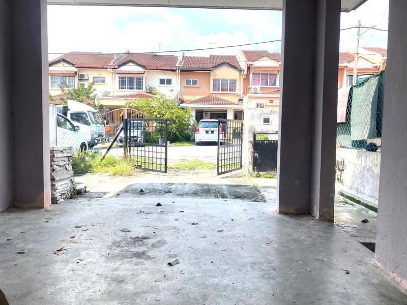 2-storey Terraced House for Sale in Taman Puncak Jalil (Seri Kembangan) - Brandon Yee - Exterior - PropertyGuru.com.my