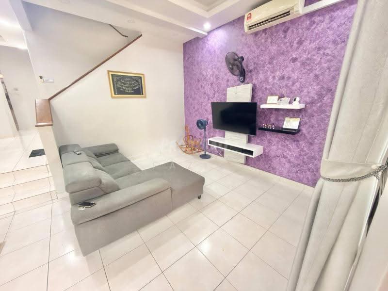 2-storey Terraced House for Sale in Alam Budiman (Shah Alam) - Fazie Noor - Living Room - PropertyGuru.com.my