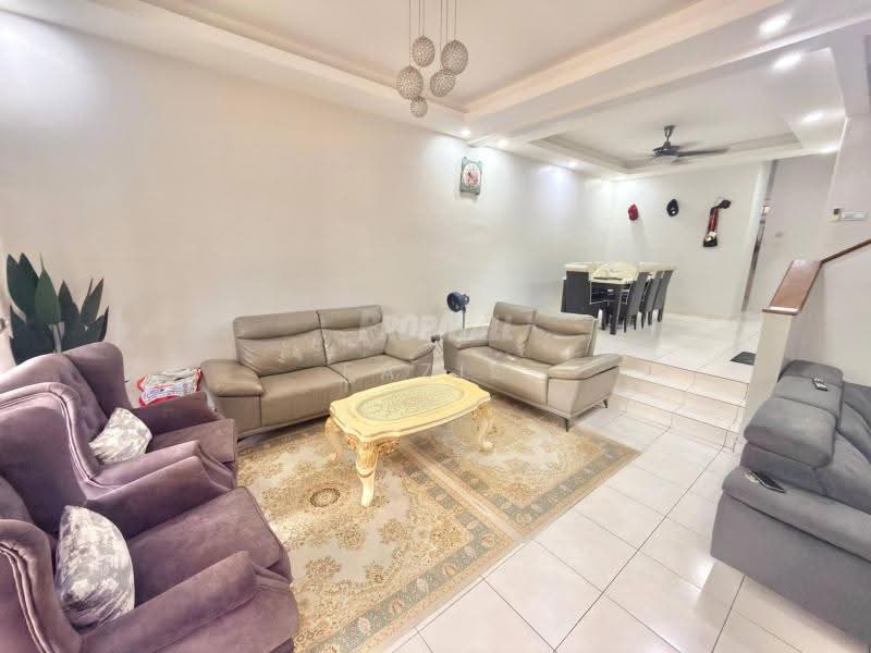 2-storey Terraced House for Sale in Alam Budiman (Shah Alam) - Fazie Noor - Living Room - PropertyGuru.com.my
