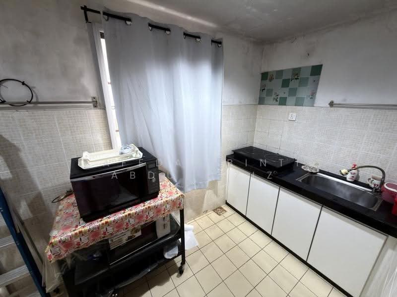 Condominium for Sale at Cyber Heights Villa - Rafedah Binti Abdul Aziz - Kitchen - PropertyGuru.com.my