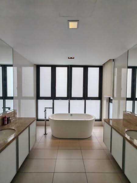 Kondominium untuk Disewa di Icon Residence - Gabriel Yap - Bathroom - PropertyGuru.com.my