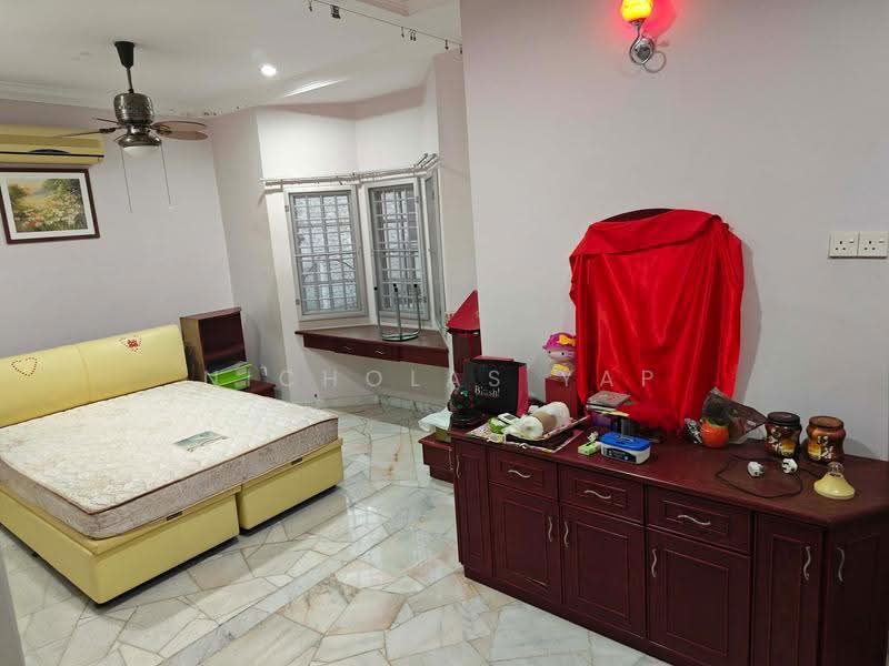 Bungalow House for Sale in Sungai Pelek (Selangor) - Nicholas Yap - Bedroom - PropertyGuru.com.my