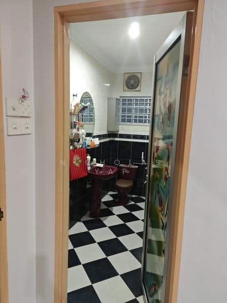 Bungalow House for Sale in Sungai Pelek (Selangor) - Nicholas Yap - Bathroom - PropertyGuru.com.my