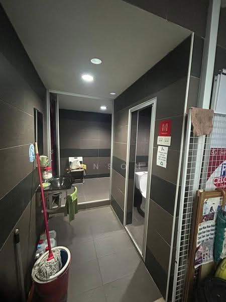 Shop / Office untuk Disewa di Taman Ungku Tun Aminah (Skudai) - Anson Chua - Bathroom - PropertyGuru.com.my