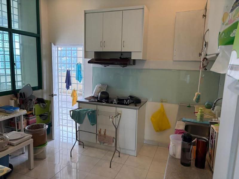 Condominium for Sale at Tanjung Park Condominium - Sam Yeoh - Kitchen - PropertyGuru.com.my