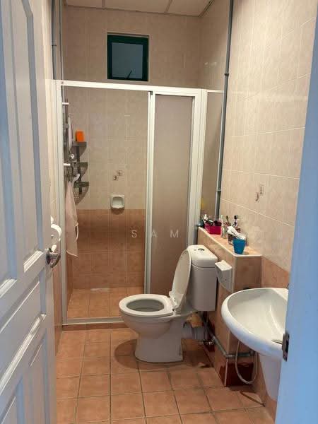 Condominium for Sale at Tanjung Park Condominium - Sam Yeoh - Bathroom - PropertyGuru.com.my