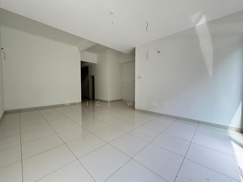 2.5-storey Terraced House for Sale in Rawang (Selangor) - Alice Wong - Living Room - PropertyGuru.com.my