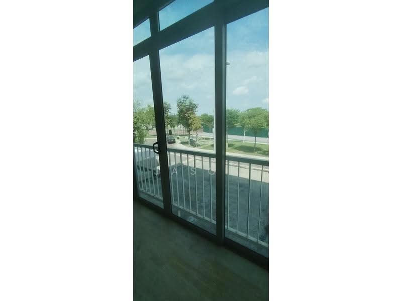 Rumah Teres 3-Tingkat untuk Dijual di D'Island (Puchong) - Jason Tan - Balcony - PropertyGuru.com.my
