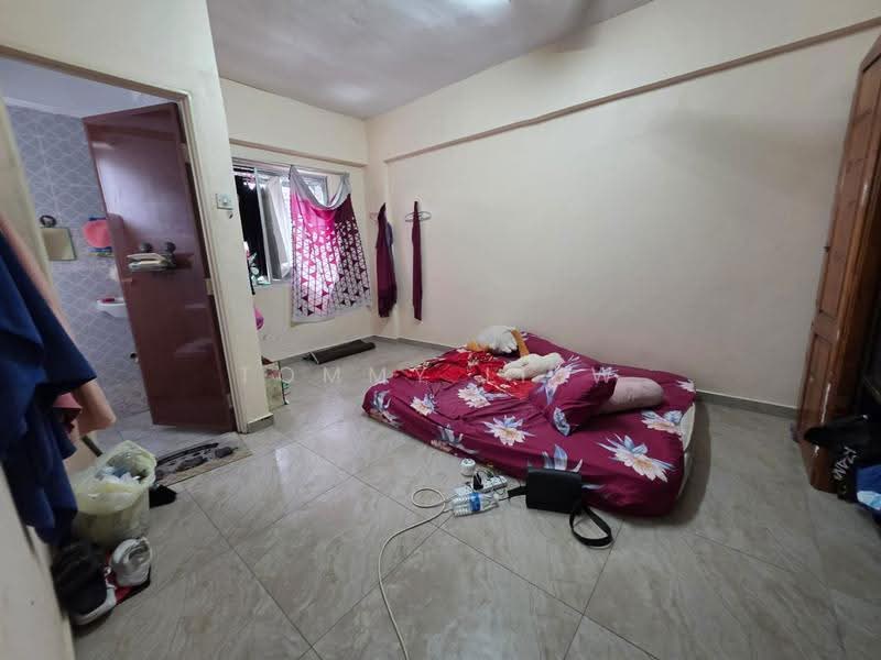 Apartment for Sale at Taman Setia Balakong - Tommy Liew - Bedroom - PropertyGuru.com.my