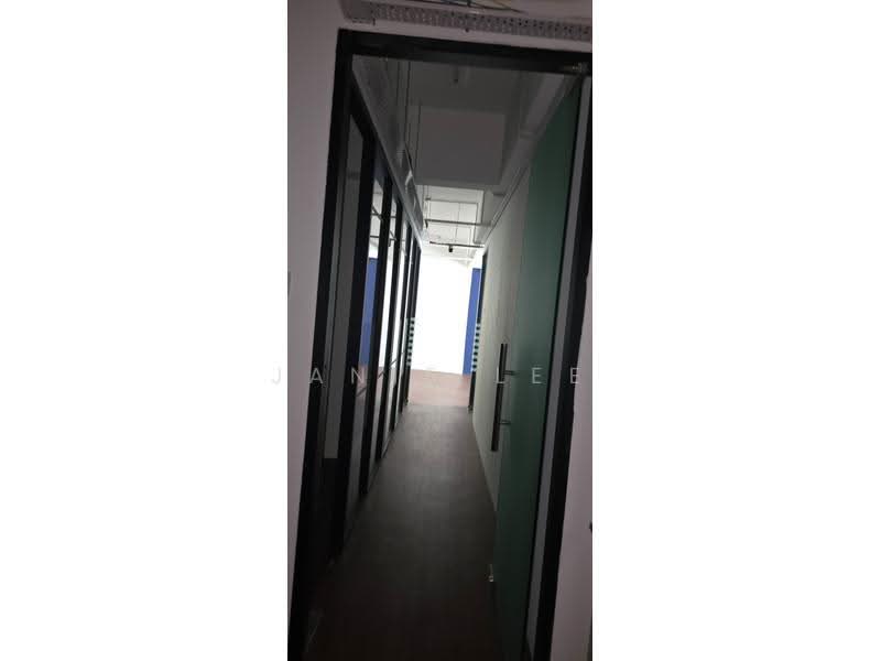 Retail Office for Rent in Setia Alam (Selangor) - Janie Lee - Corridor - PropertyGuru.com.my