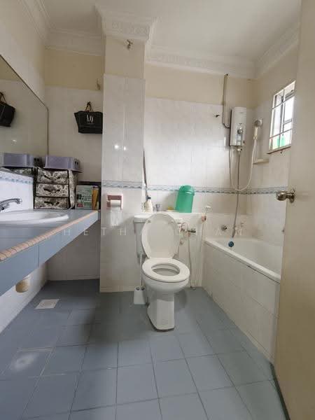Rumah Teres 3-Tingkat untuk Dijual di Batu 9 (Cheras) - Hetha Chan - Bathroom - PropertyGuru.com.my