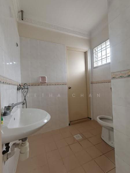 Rumah Teres 3-Tingkat untuk Dijual di Batu 9 (Cheras) - Hetha Chan - Bathroom - PropertyGuru.com.my