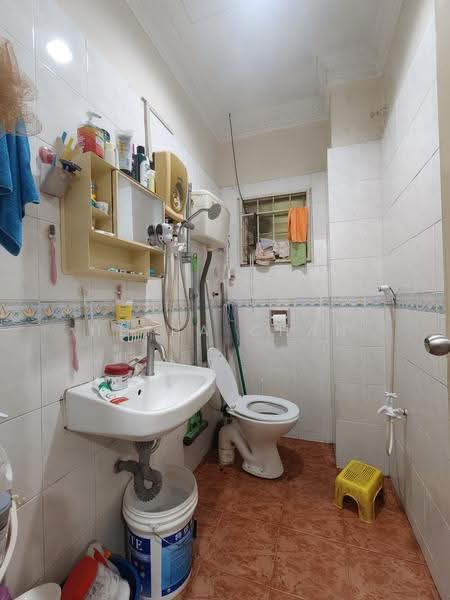 Rumah Teres 3-Tingkat untuk Dijual di Batu 9 (Cheras) - Hetha Chan - Bathroom - PropertyGuru.com.my