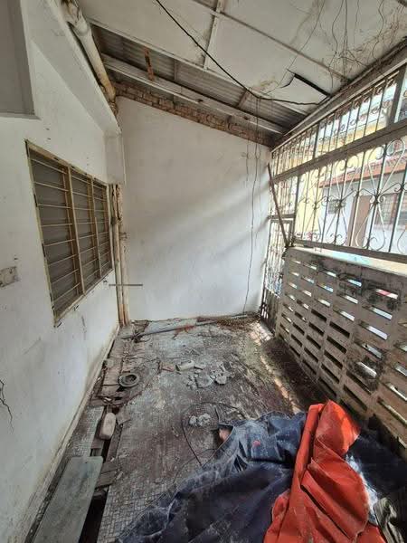 Rumah Teres 2-Tingkat untuk Dijual di Taman Overseas Union (Taman Oug) (Jalan Klang Lama (Old Klang Road)) - David Tang - Balcony - PropertyGuru.com.my