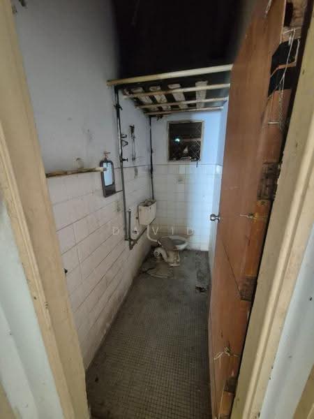 Rumah Teres 2-Tingkat untuk Dijual di Taman Overseas Union (Taman Oug) (Jalan Klang Lama (Old Klang Road)) - David Tang - Bathroom - PropertyGuru.com.my