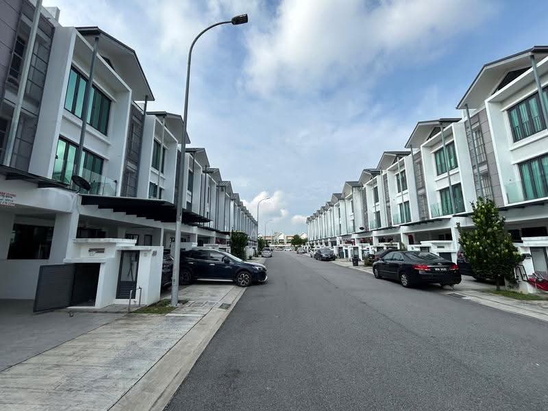 2-storey Terraced House for Sale in Puchong (Selangor) - Jaze Ong - Exterior - PropertyGuru.com.my