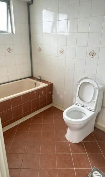Kondominium untuk Disewa di Desa Kiara - Ethan Ting - Bathroom - PropertyGuru.com.my