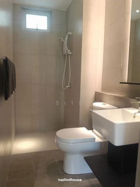 Kondominium untuk Dijual di Sanderling Lakefront - Siti Haila - Bathroom - PropertyGuru.com.my