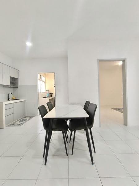 Kondominium untuk Disewa di Residensi Sateria - Hasniza Ibrahim - Kitchen - PropertyGuru.com.my
