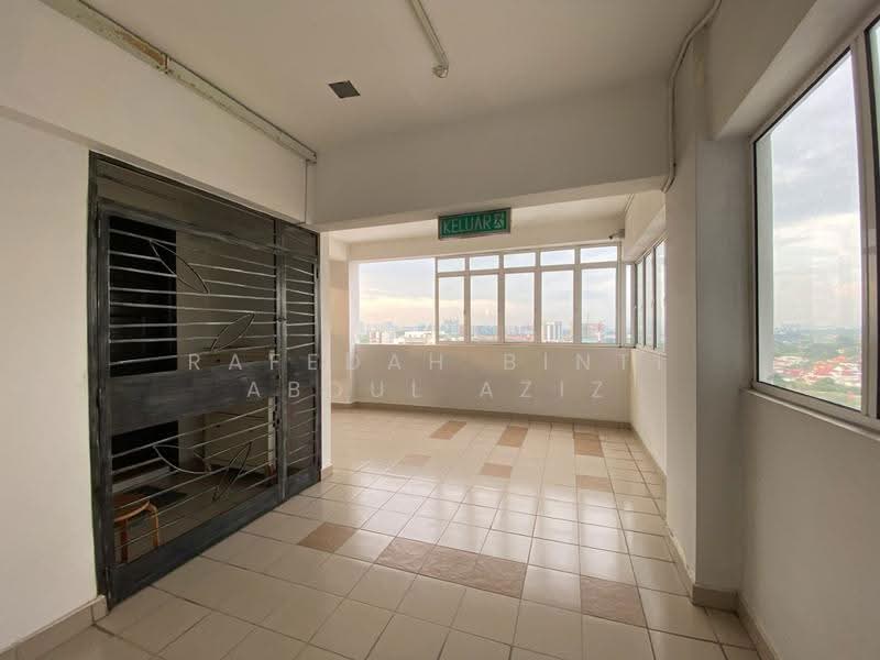 Kondominium untuk Dijual di Sterling - Rafedah Binti Abdul Aziz - Entrance - PropertyGuru.com.my