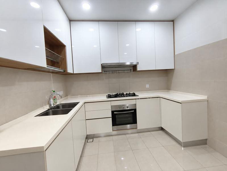 3-storey Terraced House for Sale in Serdang (Seri Kembangan) - Kweenie Chong - Kitchen - PropertyGuru.com.my